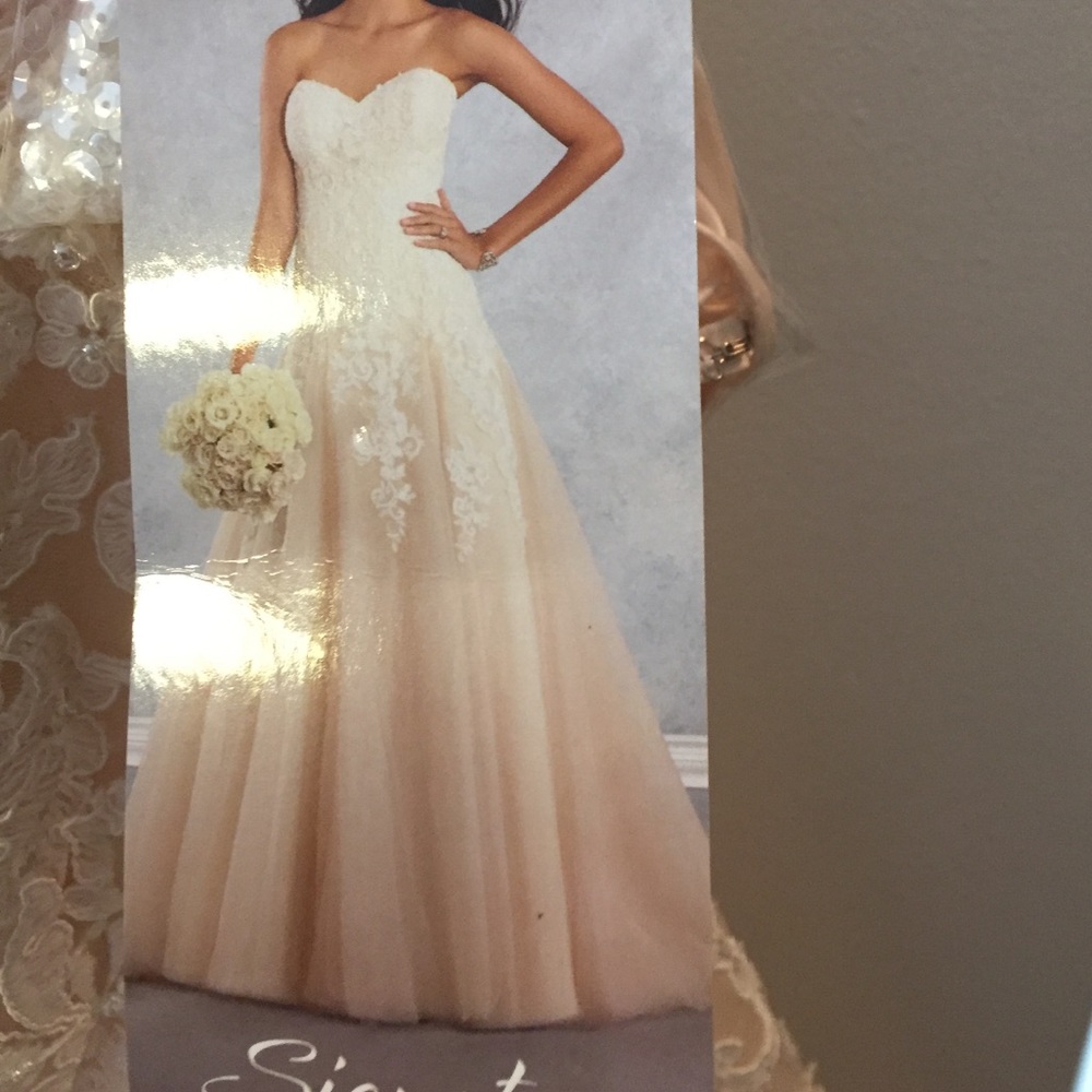 BRAND NEW! Alfred Angelo wedding dress - Picture 6 of 8